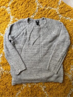 H&M Men's Gray Crewneck Sweater - Size L